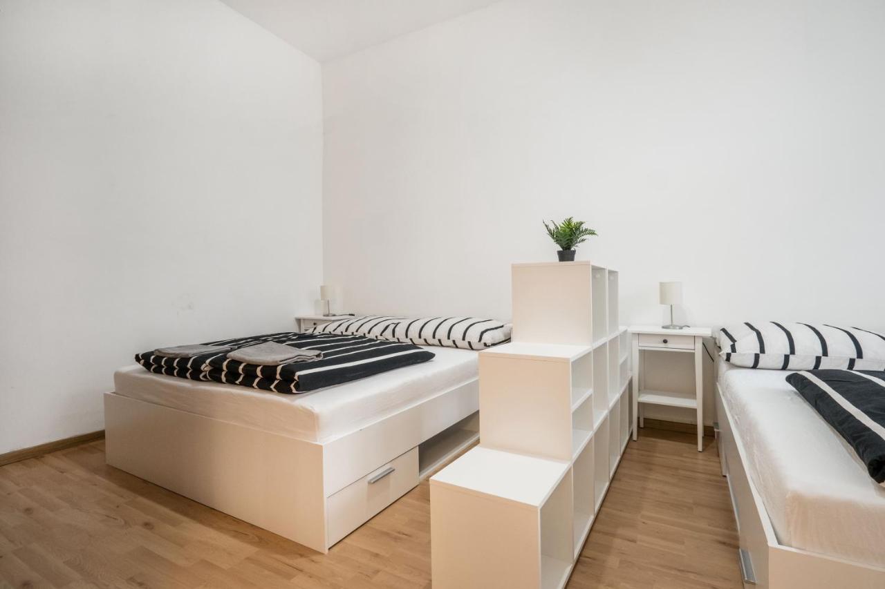 Apartamento Jacuzzi And Privacy With 2 Balconies And Free Garage Budapest Exterior foto